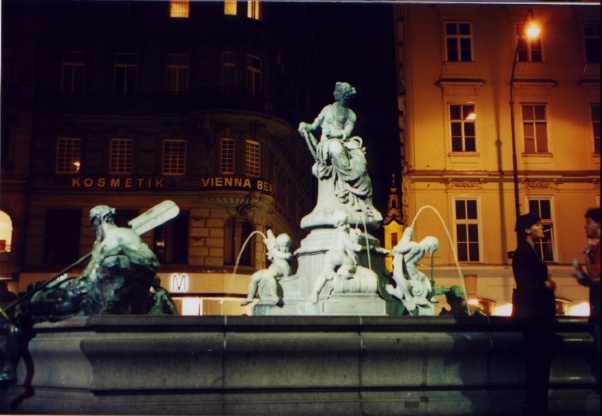 Vienna: Some Statue